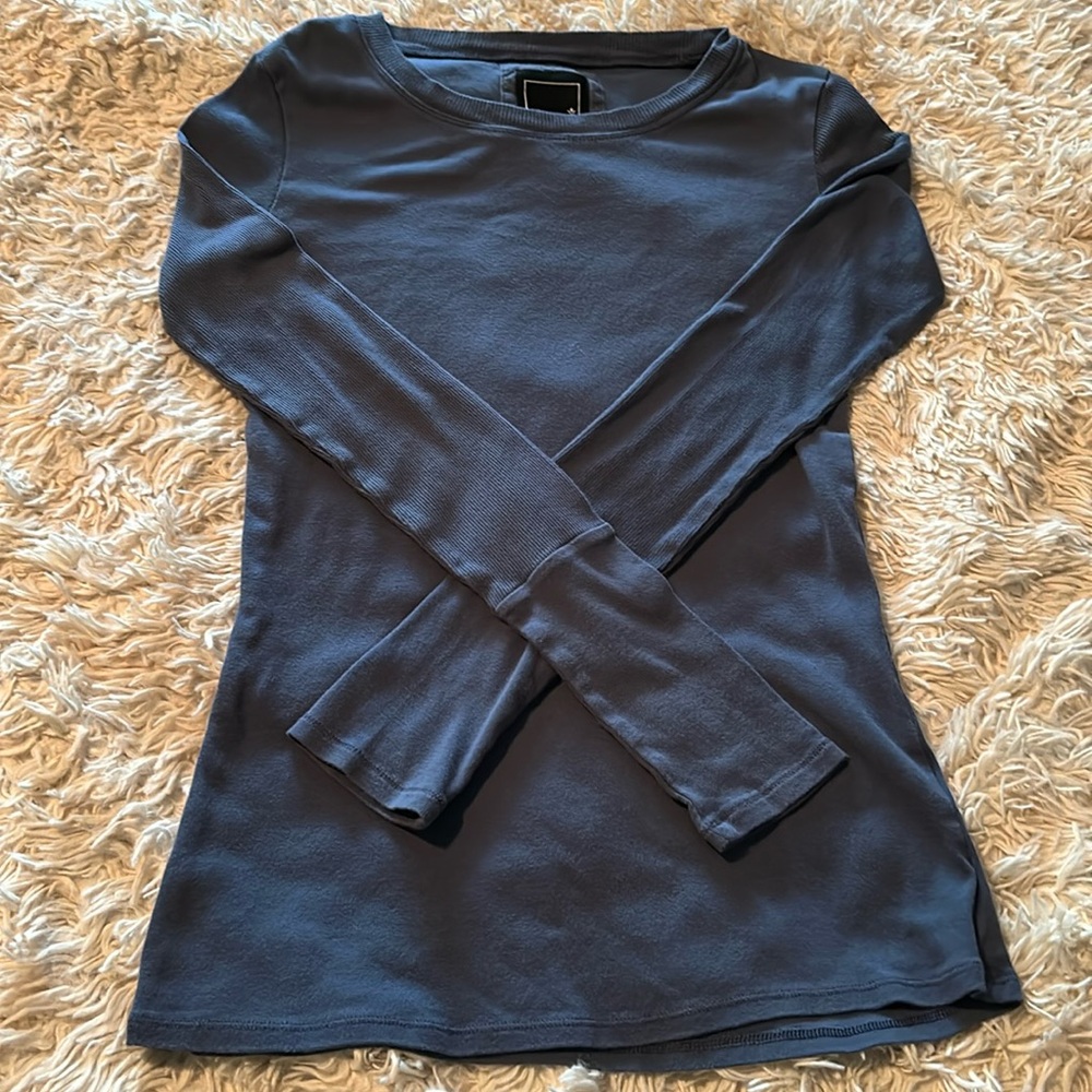 Lily & Lottie Long-Sleeve Tee, size S.